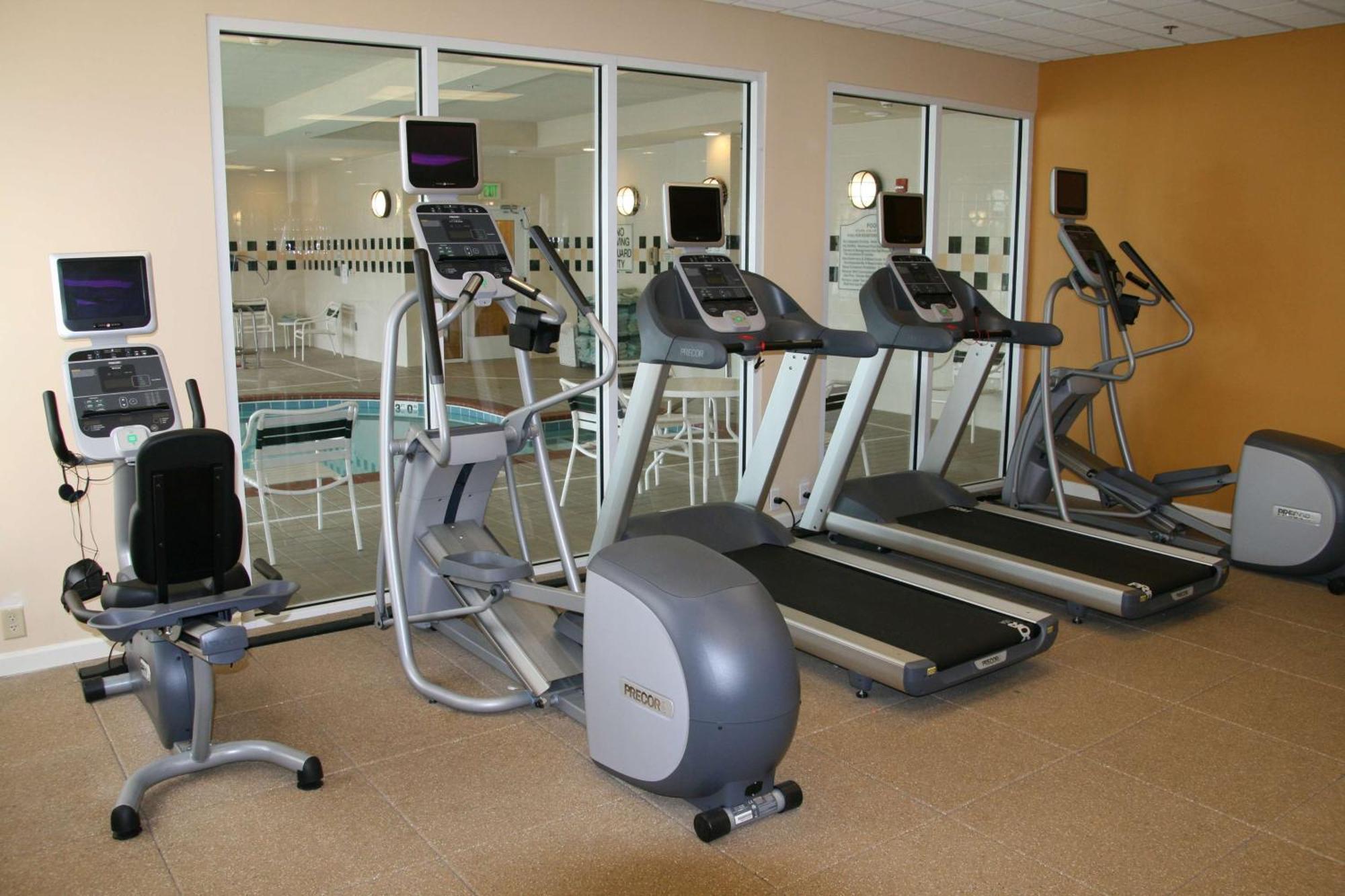 Hilton Garden Inn Newport News Ngoại thất bức ảnh