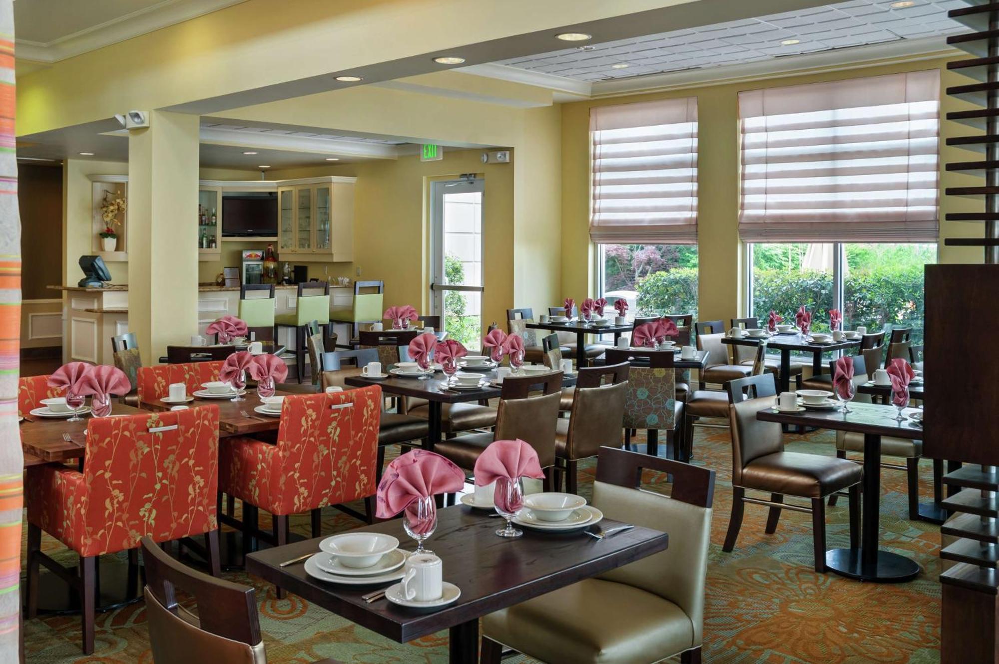 Hilton Garden Inn Newport News Ngoại thất bức ảnh